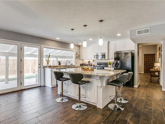 4th image of 1313 Mossvine Dr