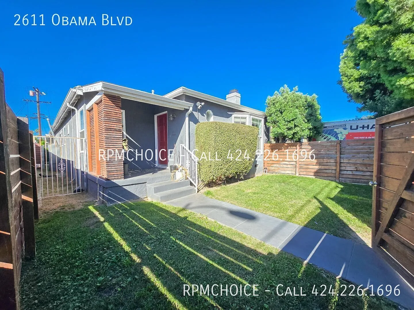 Large 3 bd main house +bonus rear house single family home — Photo 2