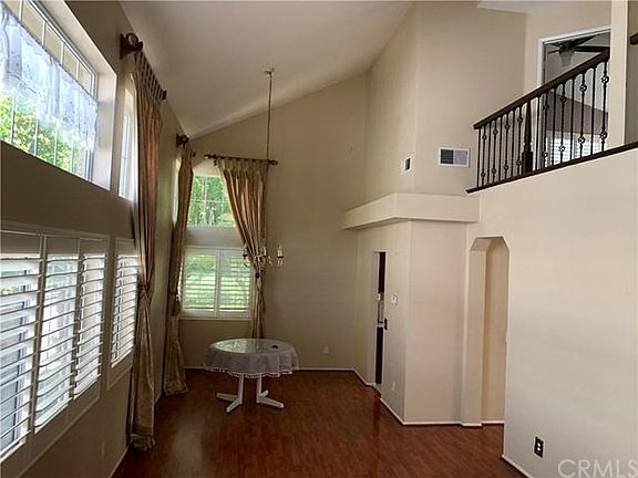 3rd image of 2373 Parkview Ln