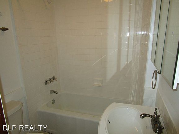 5th image of 703 Unabelle St