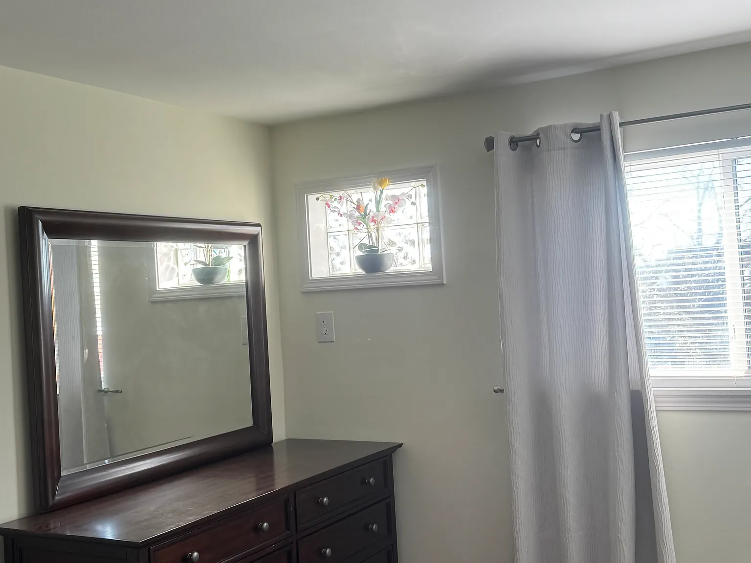 2 bed, 1230 sqft, $2,500 — Photo 2