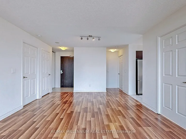 25 Lower Simcoe St #1508 — Photo 8