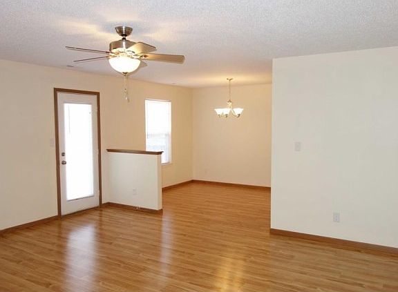 5th image of 7479 Grandview Dr