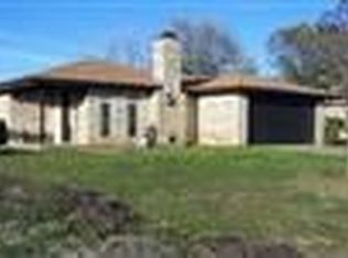2106 E Crafton St, Henrietta, TX 76365