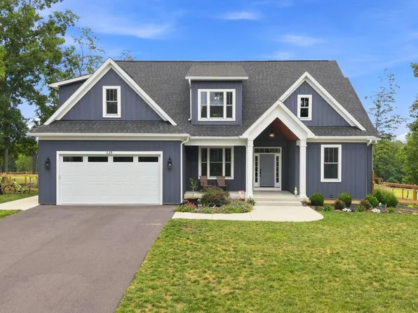 125 Lake Holiday Rd, Cross Junction, VA 22625