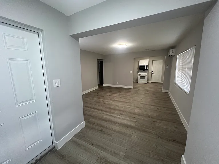 1114 N 17th Ct #A — Photo 12