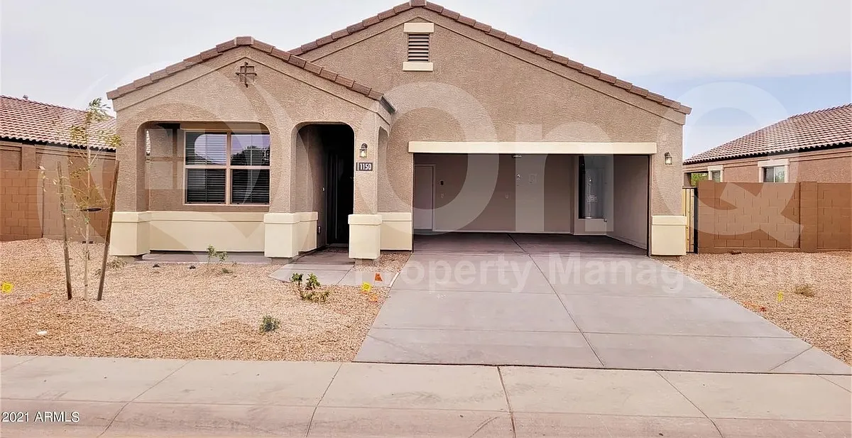 4 bed, 2.0 bath, 1716 sqft, $1,699 — Photo 2