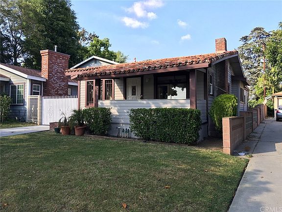 2nd image of 104 N Vega St