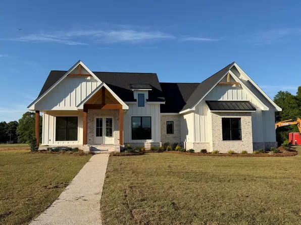 19 Wandering Oaks Ln, Hattiesburg, MS 39401