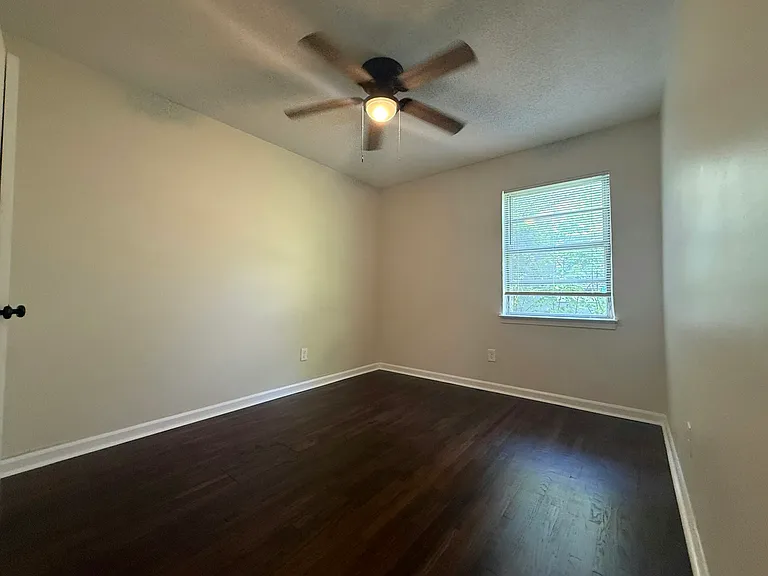 933 Leacrest Ave — Photo 8
