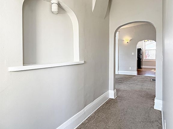 4th image of 245 Franklin St