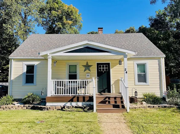 24 Woodland Dr, Collinsville, IL 62234
