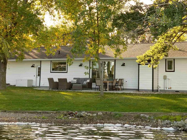 2150 Edgewater Dr, Gary, SD 57237