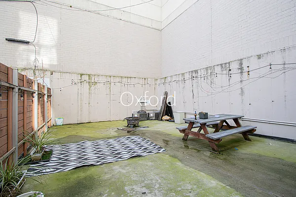 Rented by Oxford Property Group | media 18