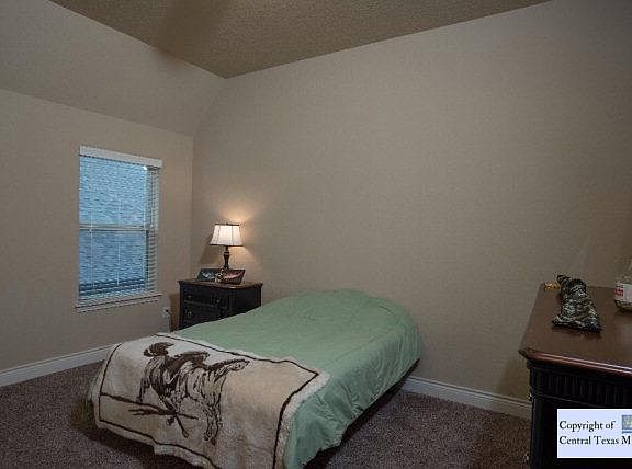 5th image of 558 Oak Brook Dr