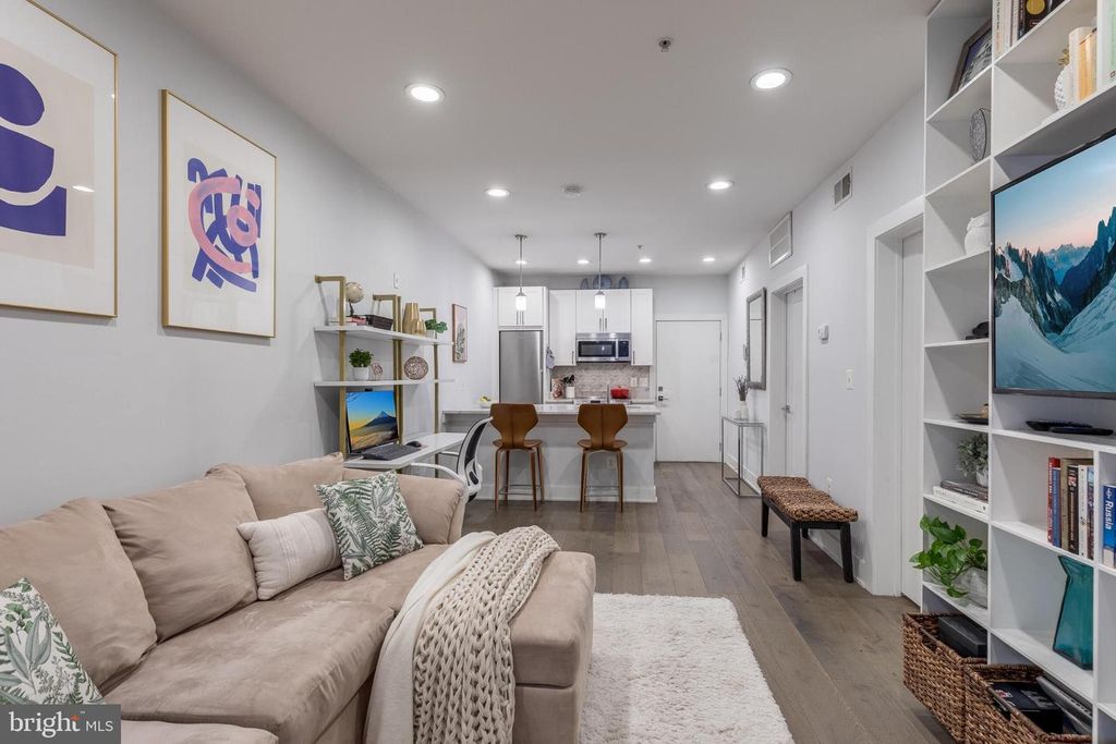 1412 Chapin St NW APT 5, Washington, DC - View 2