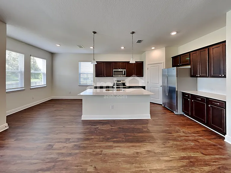 27619 Saint Andrews Ave — Photo 5
