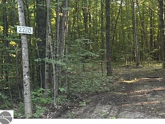 5th image of 2228 Northwoods Dr