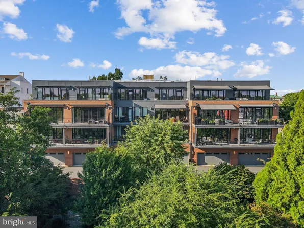 210 2nd St E #402, Frederick, MD 21701