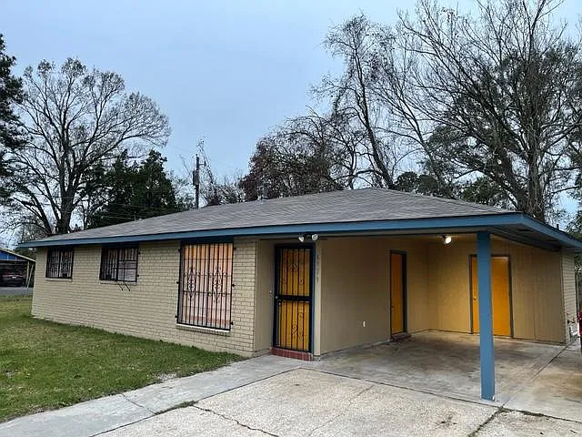6939 Cambridge St — Photo 1
