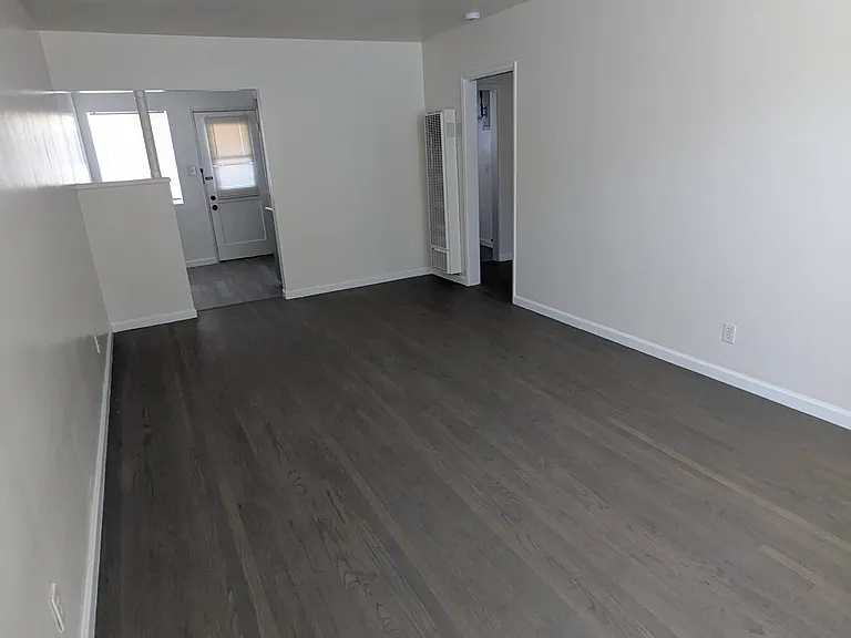 9236 California Ave — Photo 13