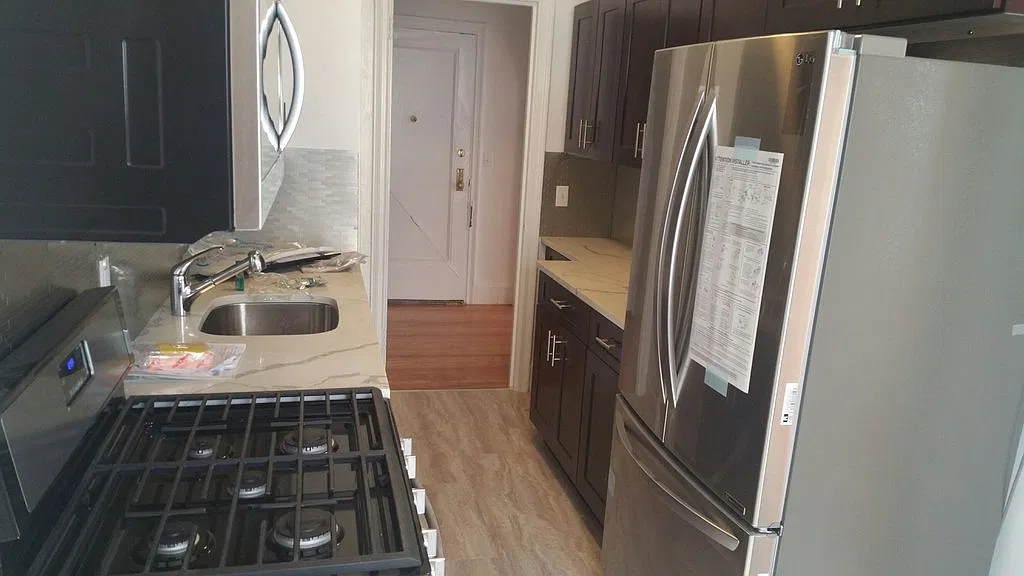 3 bed, 2.5 bath, $5,200 — Photo 3