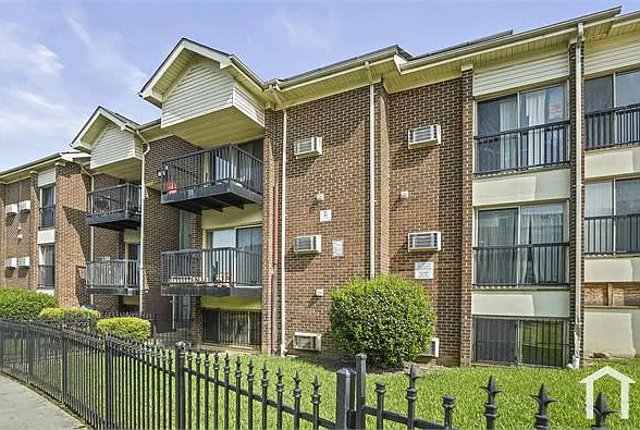 5311 E St SE #315
