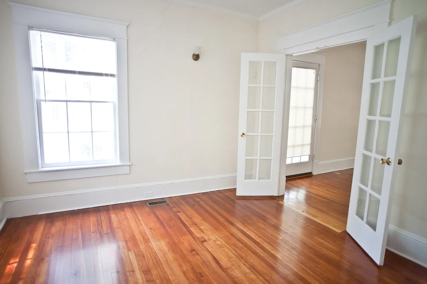101 Isaac Ln — Photo 2