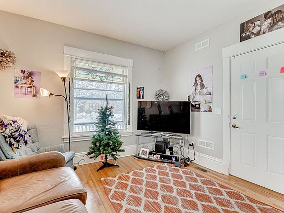 4th image of 1846 Laurel Ave #2