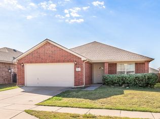 8421 Shallow Creek Dr, Fort Worth, TX 76179