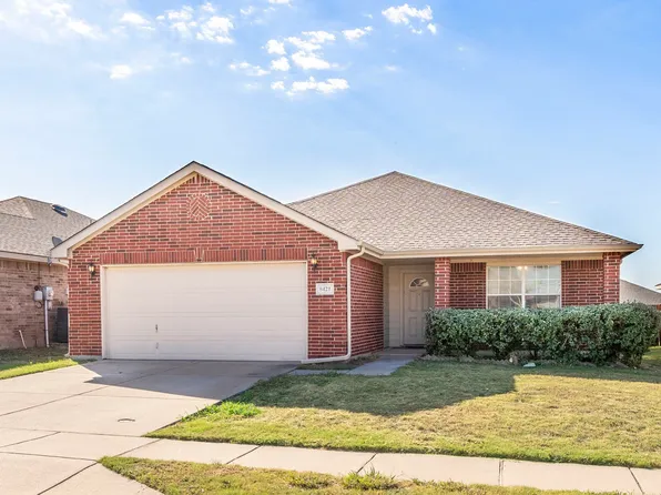 8421 Shallow Creek Dr, Fort Worth, TX 76179