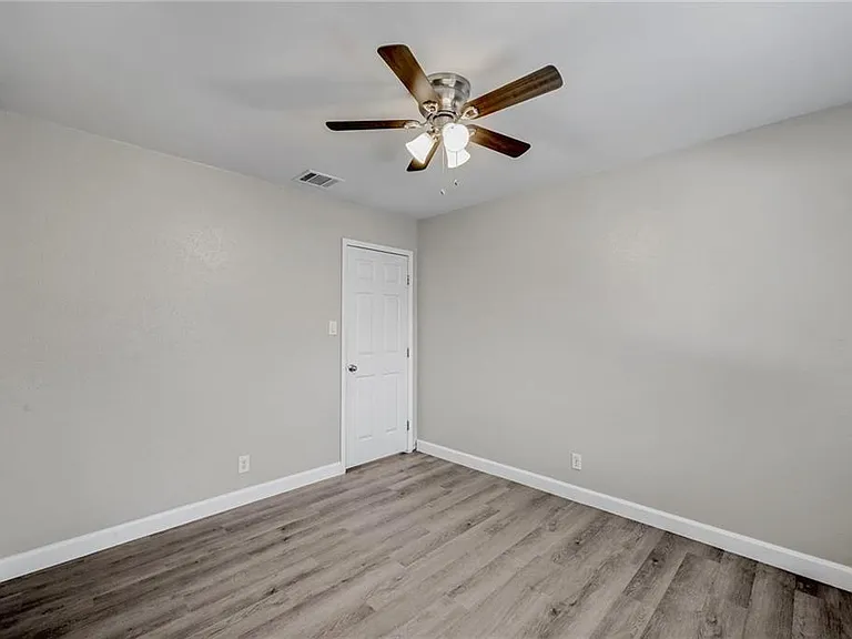 906 Cactus Dr — Photo 15