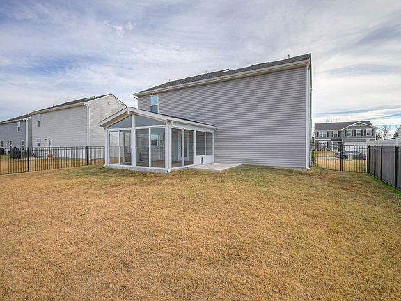 2nd image of 5410 Walnut Chase Dr