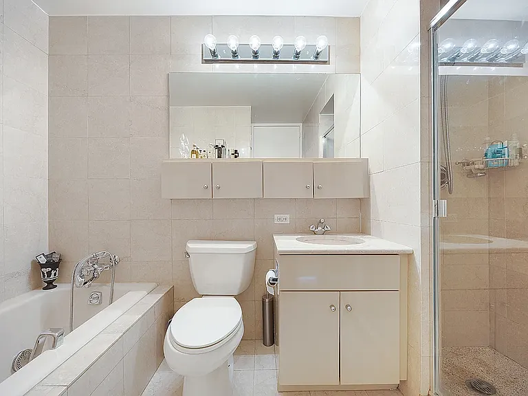 160 W 66th St #32D — Photo 5