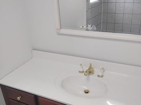 3rd image of 6684 E Main St
