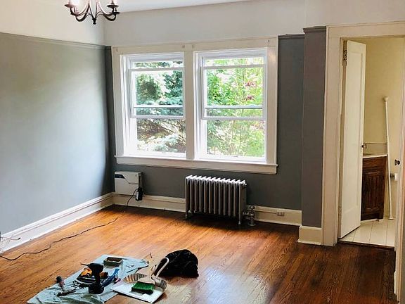 3rd image of 18 Grove St Floor 2-4-4