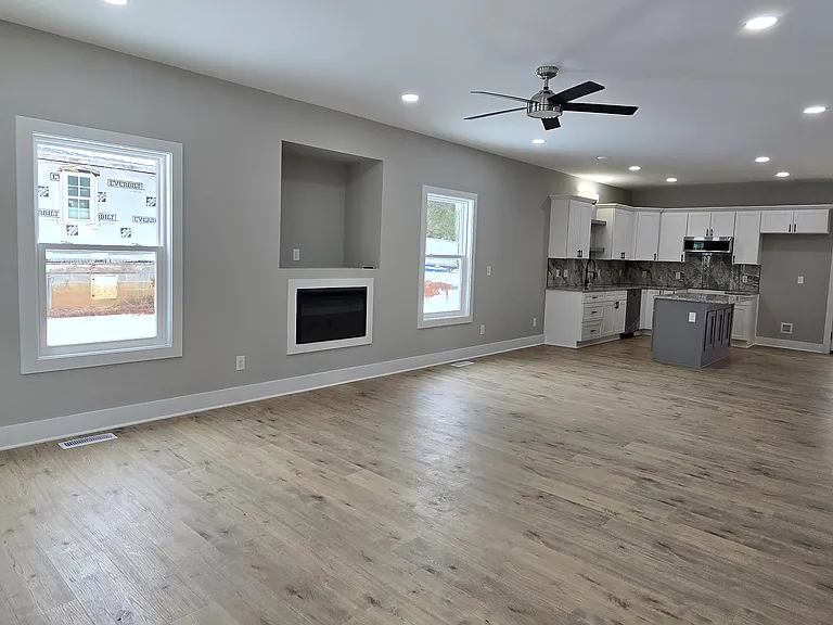 5058 Shattalon Dr — Photo 6