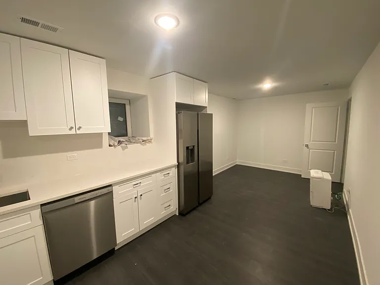 1814 S Throop St #1F — Photo 6