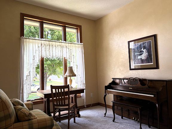 5th image of 2709 Lakeview Dr