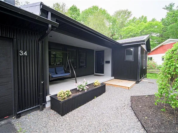34 Simcoe Ct, Fredericton, NB E3B 2W9