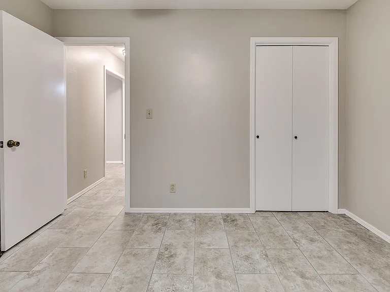 828 Russell Cir #828 — Photo 16