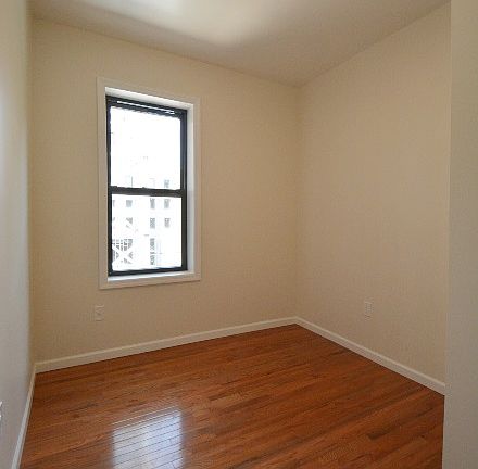 5th image of 530 W 123rd St APT 9