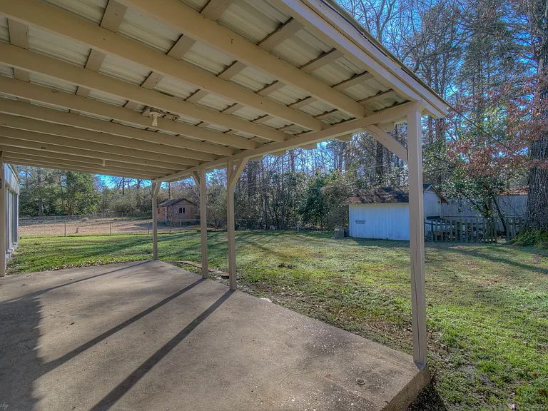 1021 Willow Dr — Photo 4