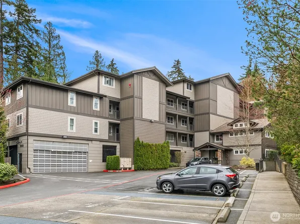 18609 SE Newport Way #104, Issaquah, WA 98027