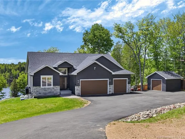 88 Woodmere Dr, Kingsclear, NB E3E 1V3