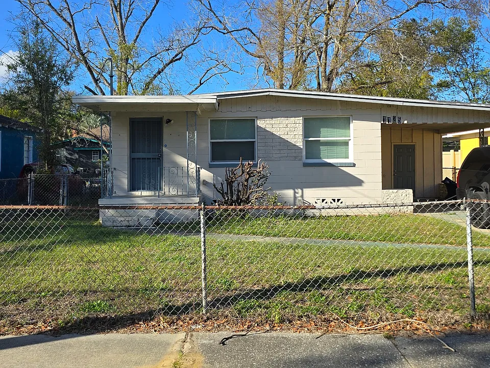1125 W 29th St