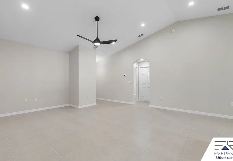 14 Llovera Pl #A — Photo 8
