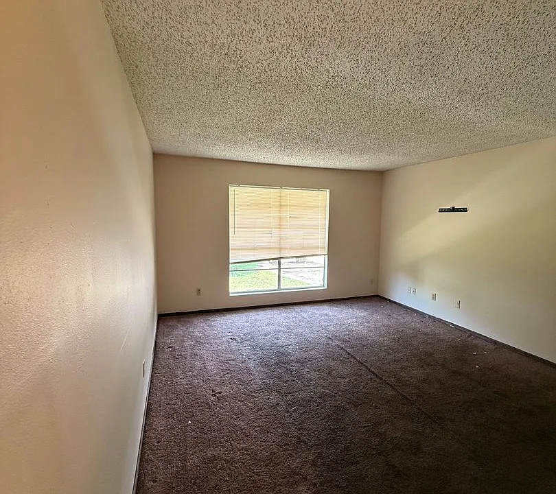 200 High Meadows Blvd