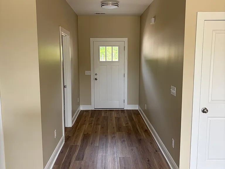 1801 Wildwood Ln — Photo 6
