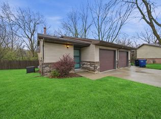 5128 Bel Aire Rd, Des Moines, IA 50310